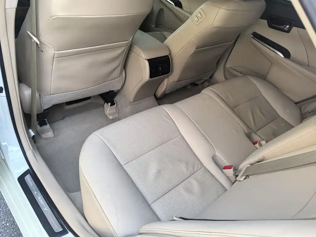 Toyota Camry 2012 — фото 16