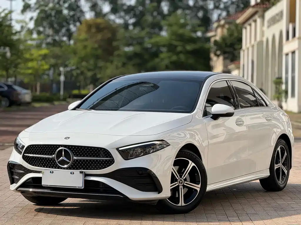 Mercedes-Benz A-Class 2024 — фото 1