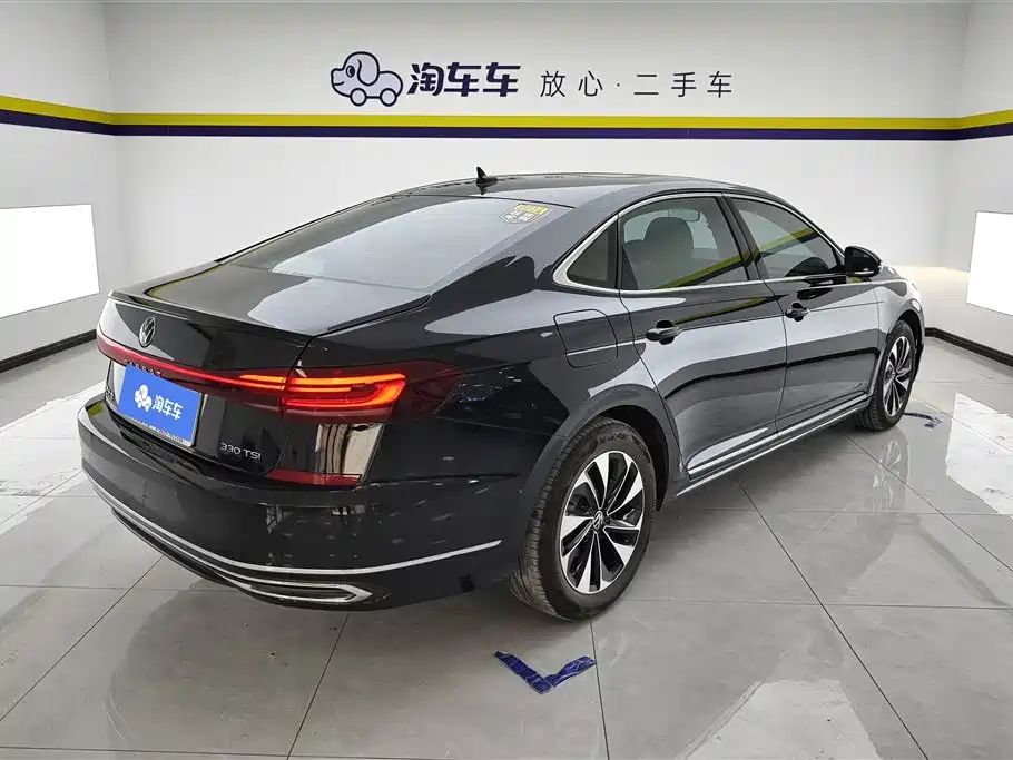 Volkswagen Passat 2023 — фото 3