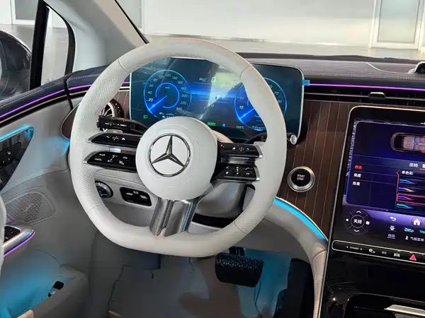 Mercedes-Benz EQE 2025