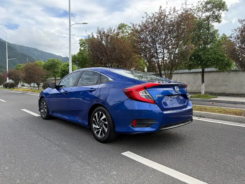 Honda Civic 2016 — фото 14