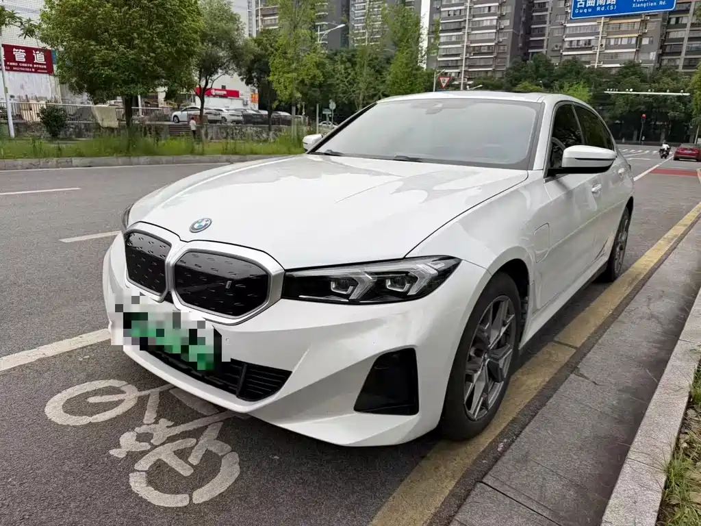 BMW i3 2022 — фото 1