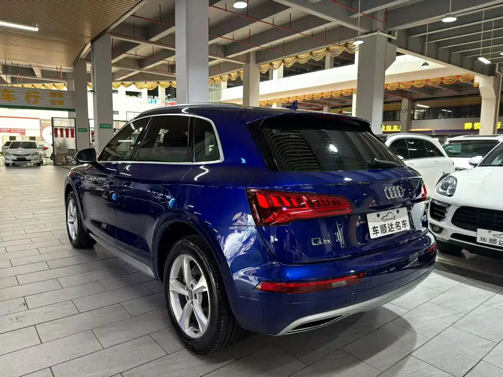 Audi Q5L 2019 — фото 9