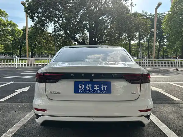 Geely Emgrand 2025