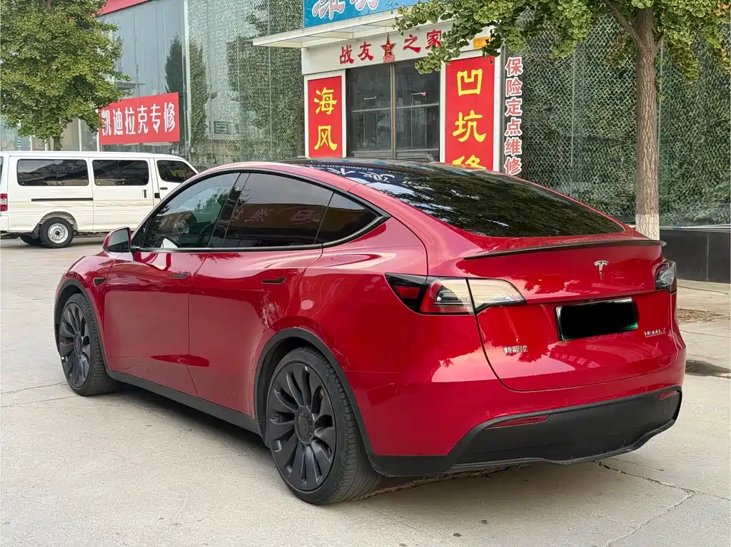 Tesla Model Y 2022 — фото 9