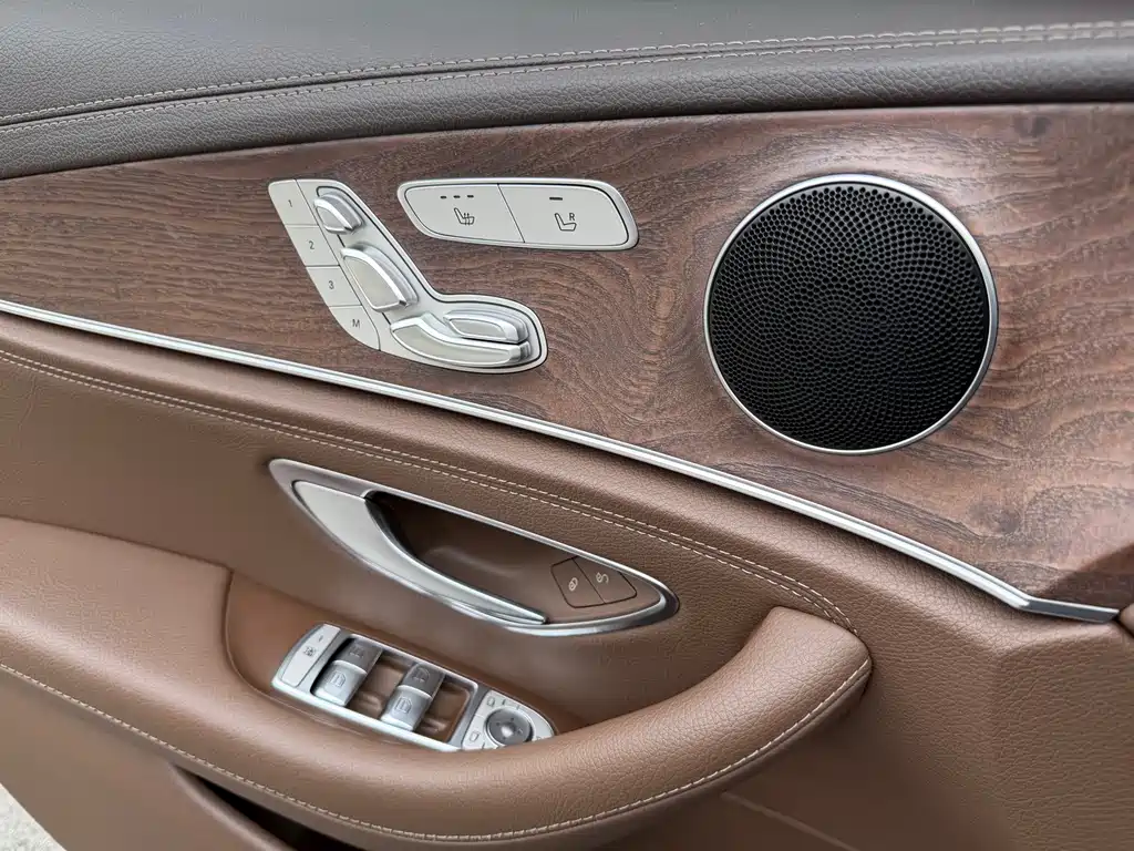 Mercedes-Benz E-Class 2020 — фото 9