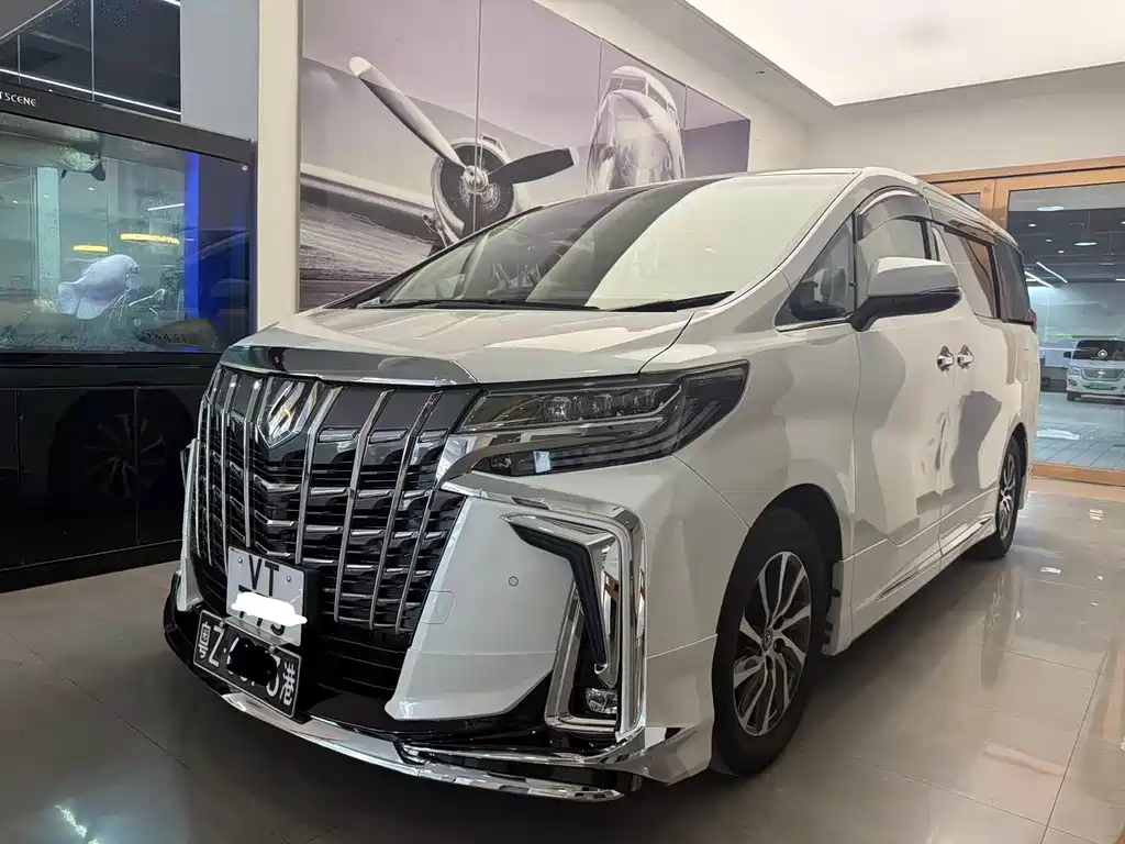Toyota Alphard 2017 — фото 1