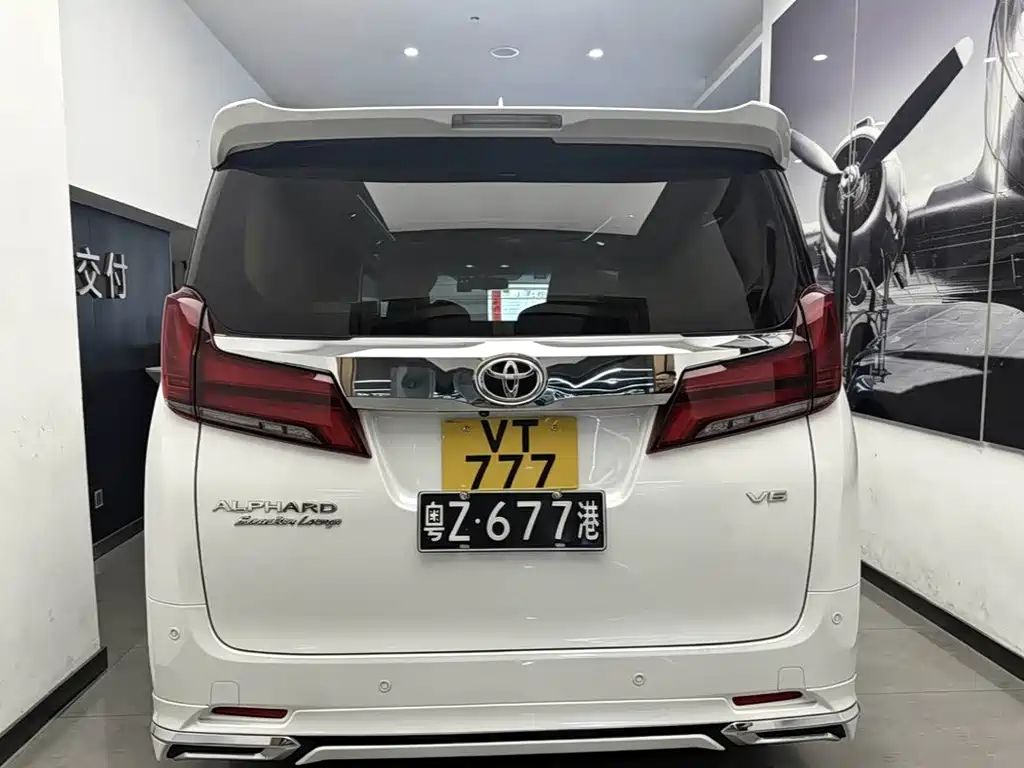 Toyota Alphard 2017 — фото 4