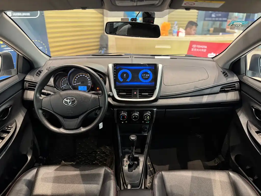 Toyota Yaris L 2019 — фото 13
