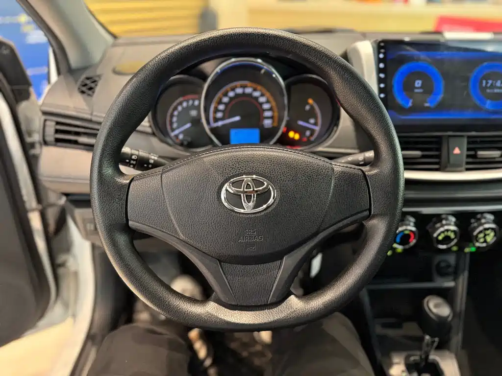 Toyota Yaris L 2019 — фото 12