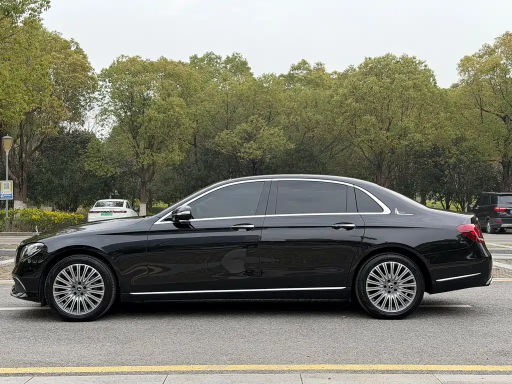 Mercedes-Benz E-Class 2020 — фото 21