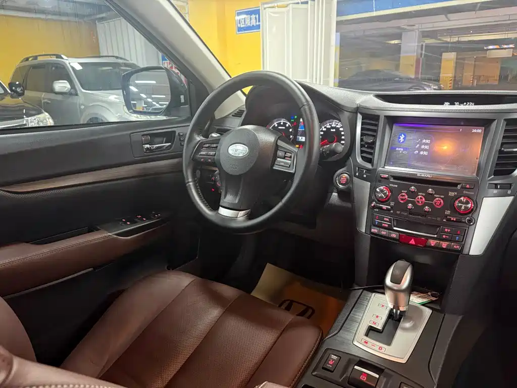 Subaru Outback 2014 — фото 17