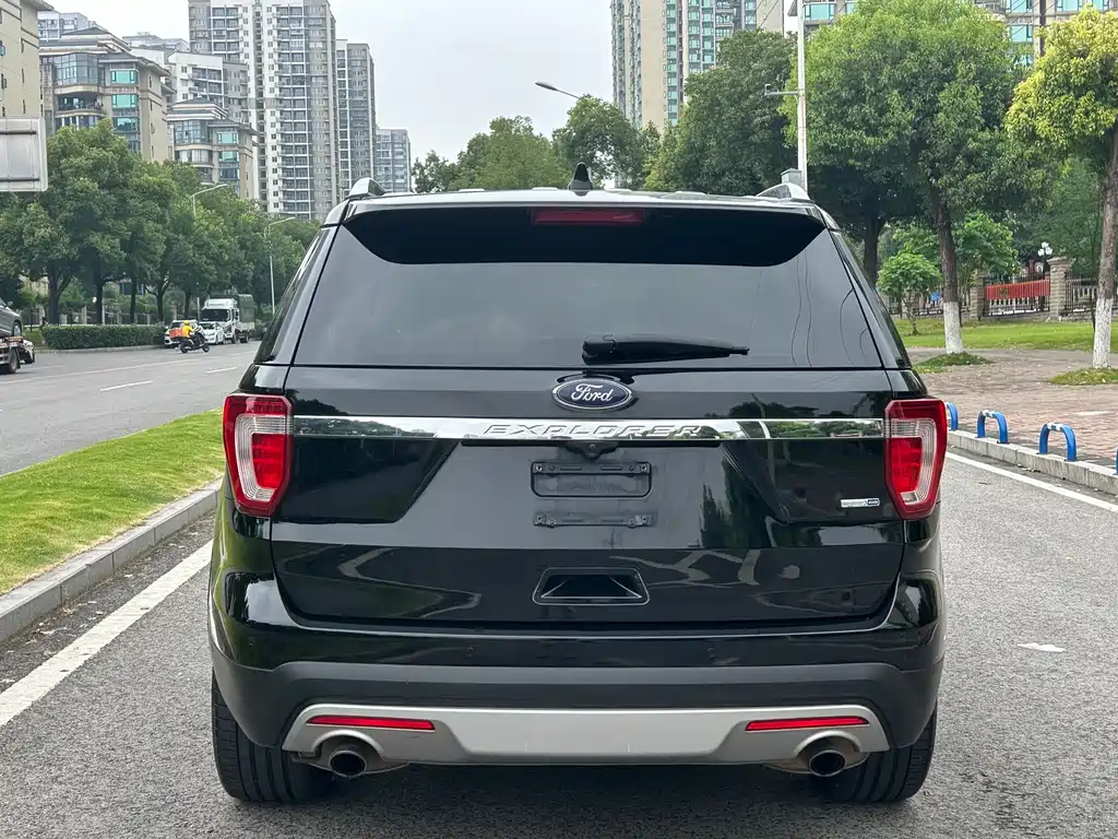 Ford Explorer 2016 — фото 9