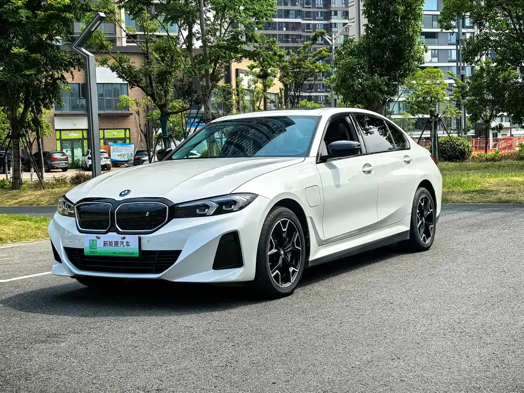 BMW i3 2024 — фото 1