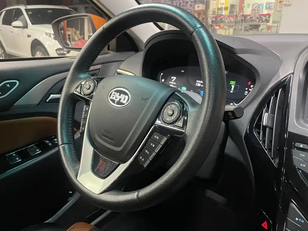BYD Qin NEV 2015 — фото 19