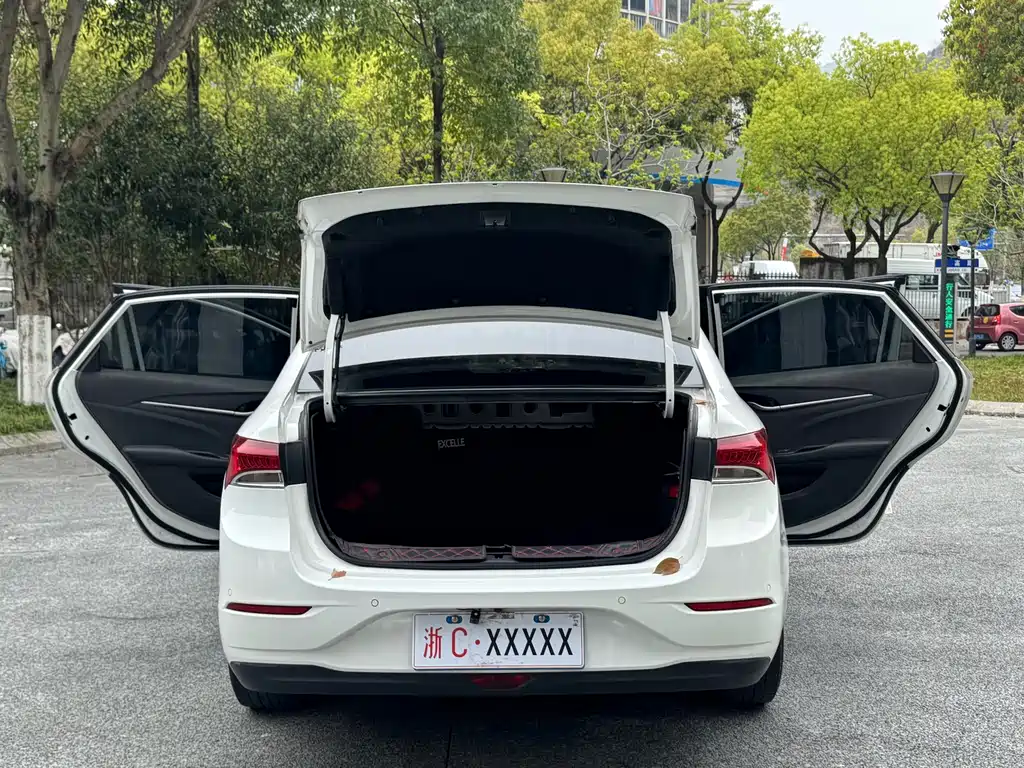 Buick Excelle 2019 — фото 18