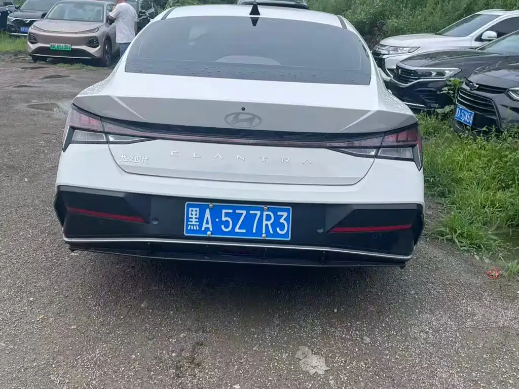 Hyundai Elantra 2023