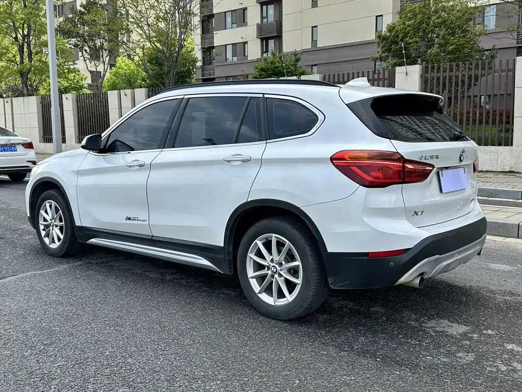 BMW X1 2018 — фото 8