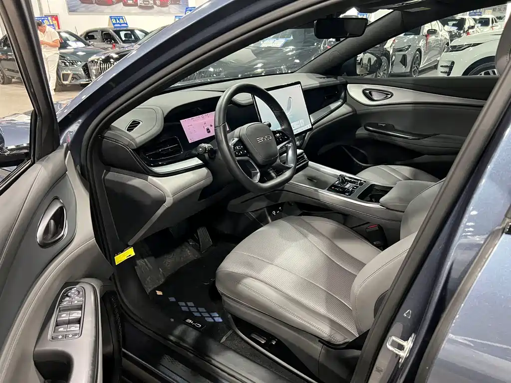 BYD Seal 07 DM-i 2025 — фото 7