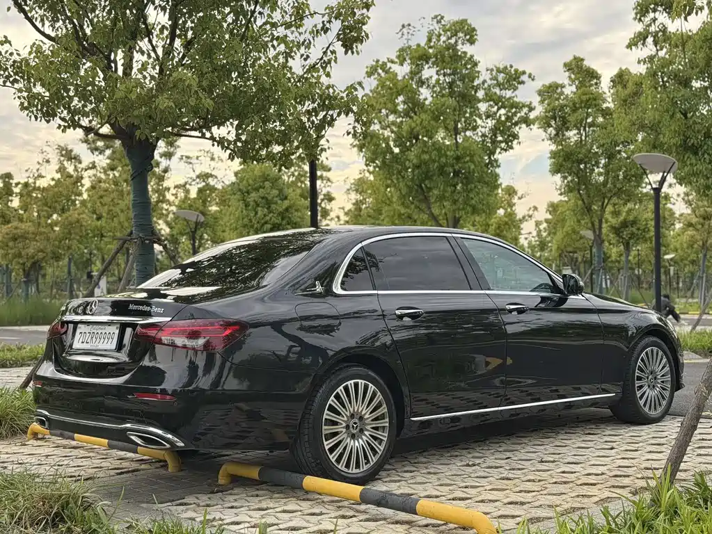 Mercedes-Benz E-Class 2023 — фото 9