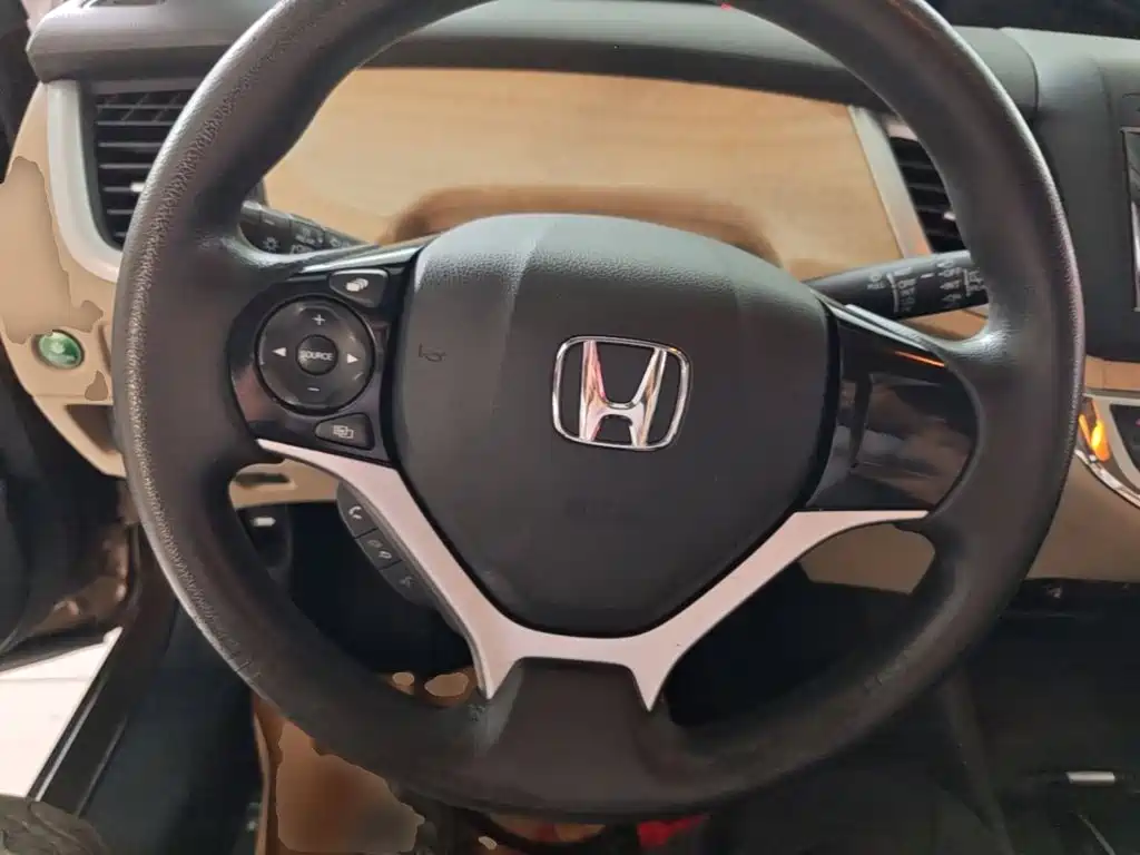 Honda Jade 2015 — фото 11