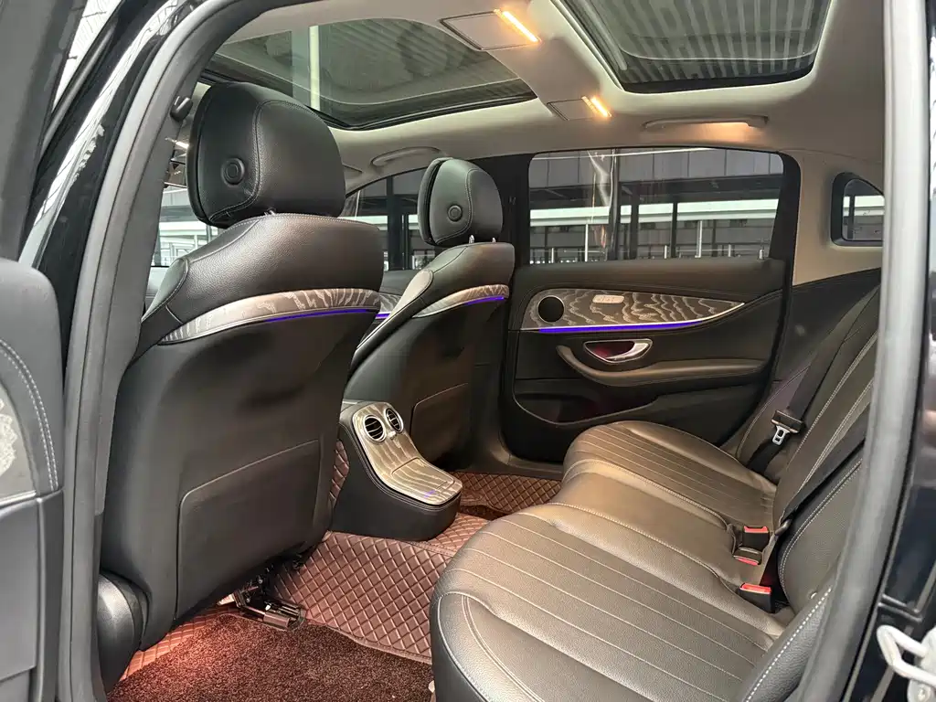 Mercedes-Benz E-Class 2021 — фото 12