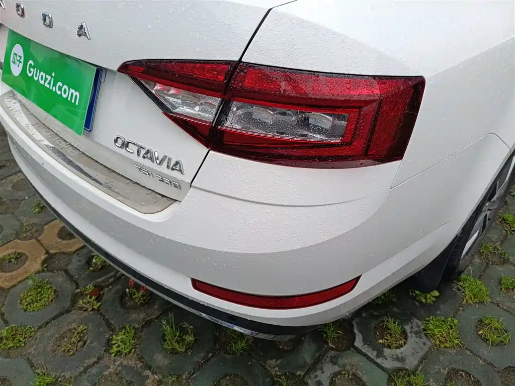 Skoda Octavia 2020 — фото 8