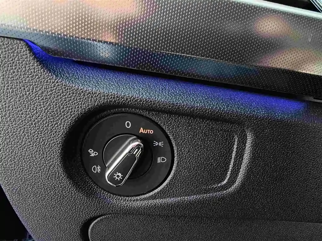 Volkswagen Passat 2025 — фото 10
