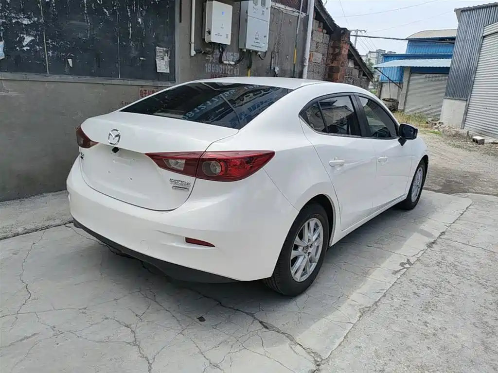Mazda 3 Axela 2016 — фото 7