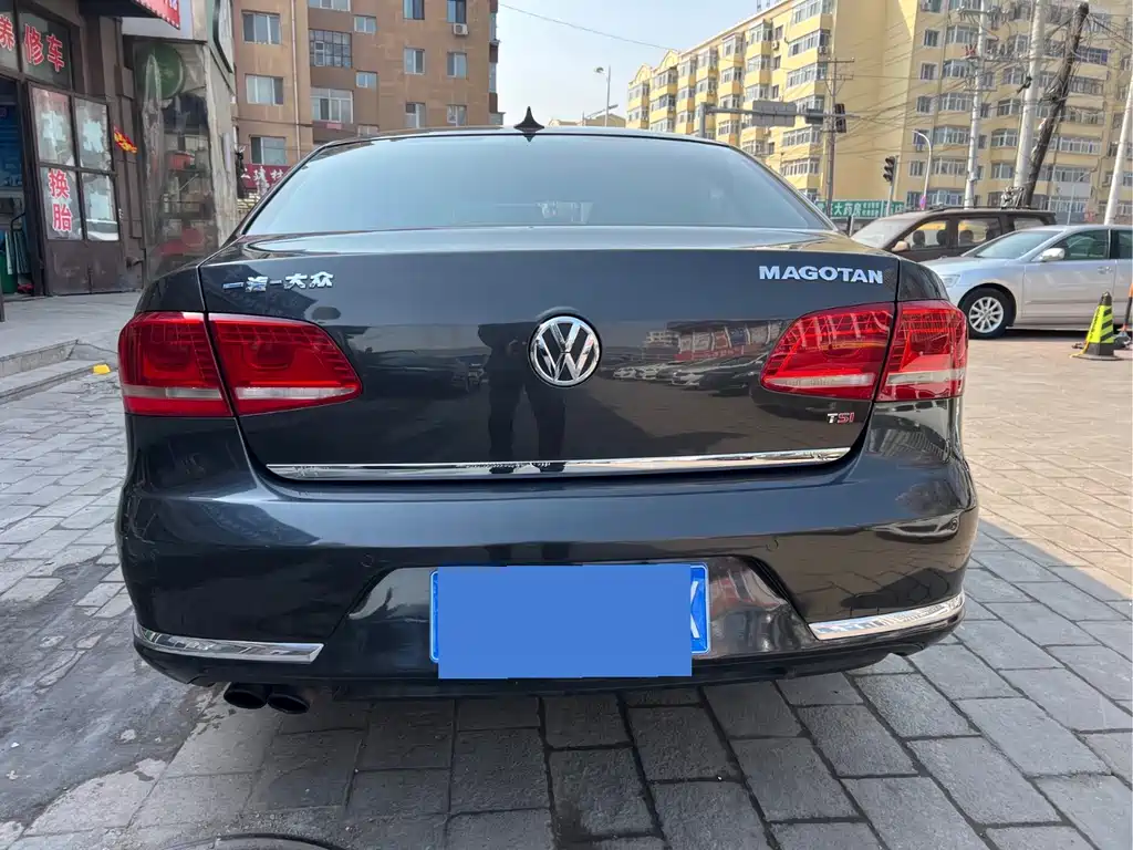 Volkswagen Magotan 2012