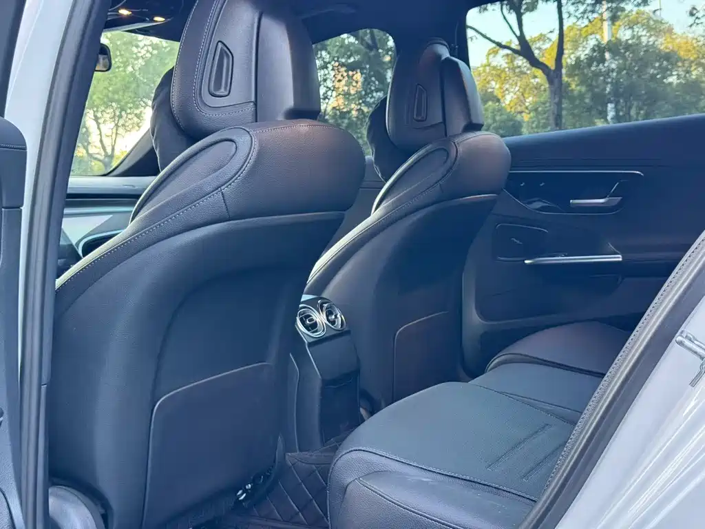 Mercedes-Benz C-Class 2023