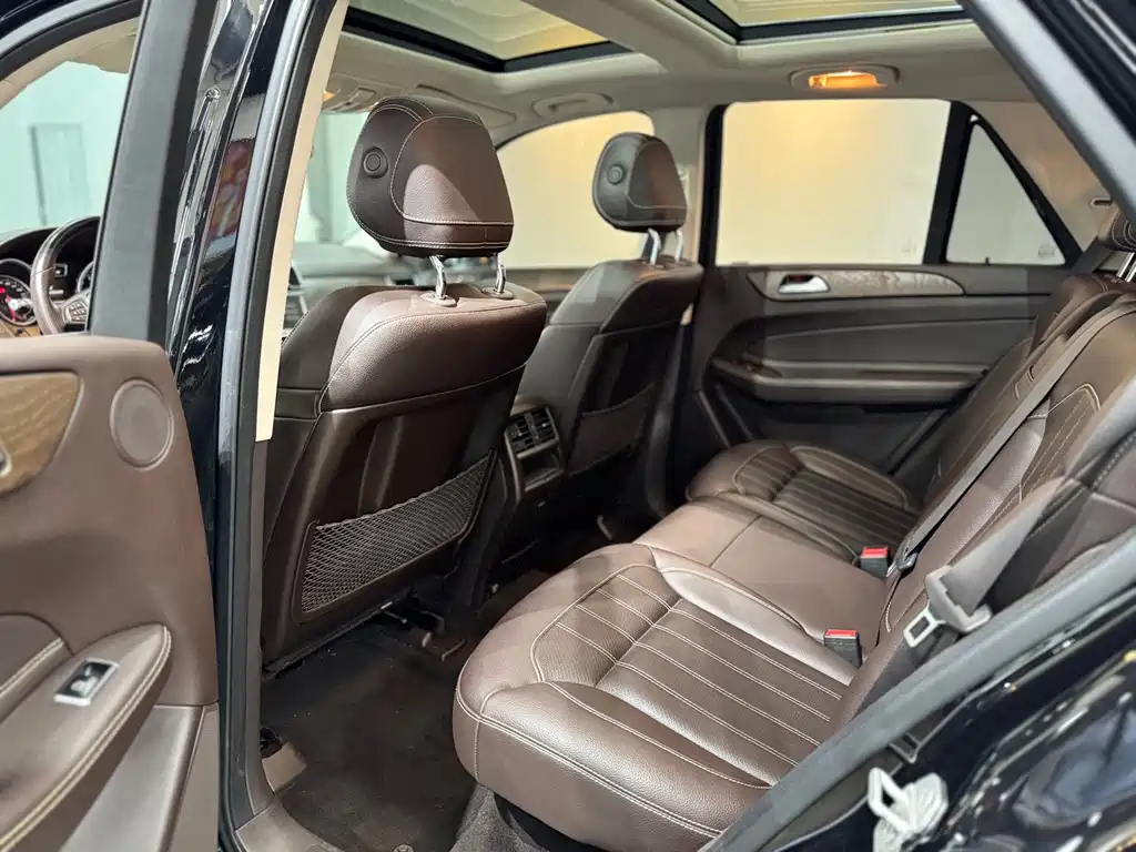Mercedes-Benz GLE 2016 — фото 16