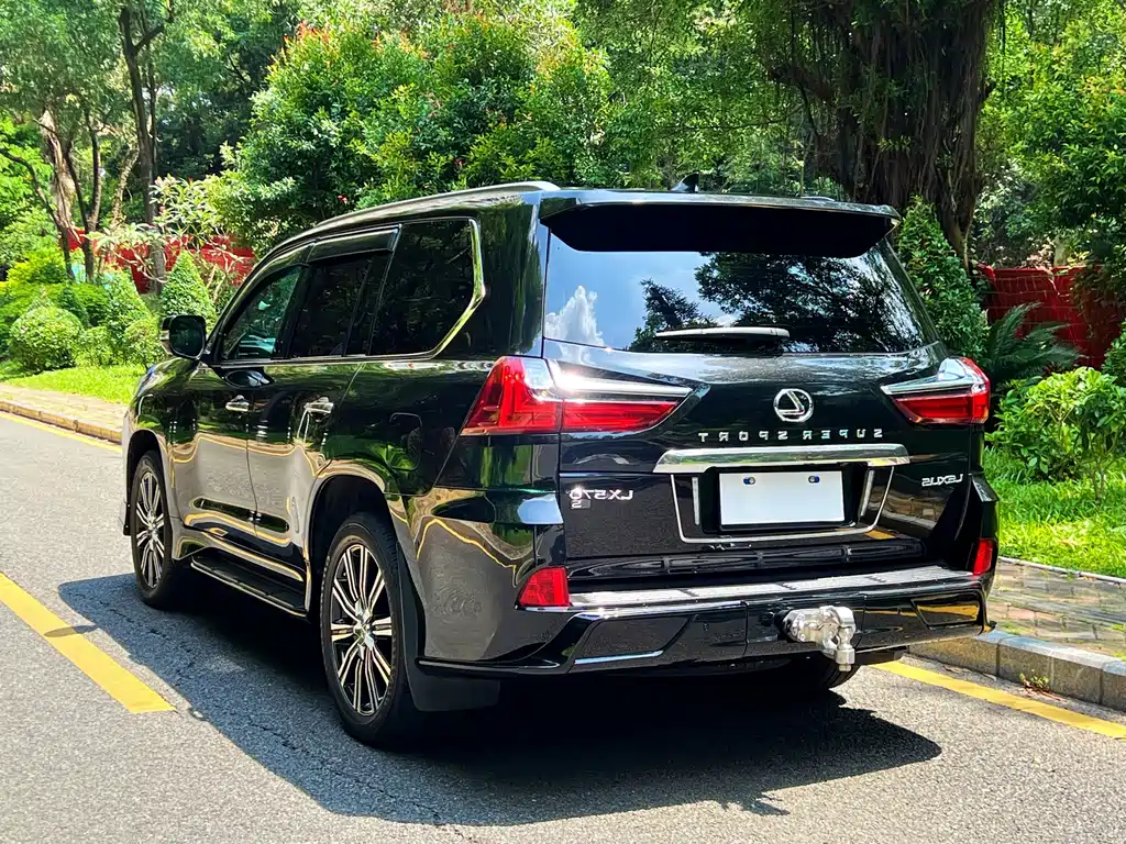 Lexus LX 2019 — фото 17