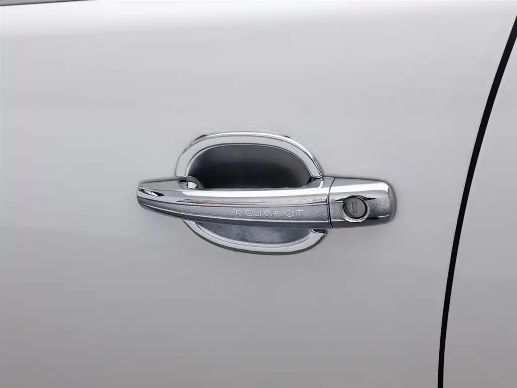 Peugeot 3008 2015 — фото 18