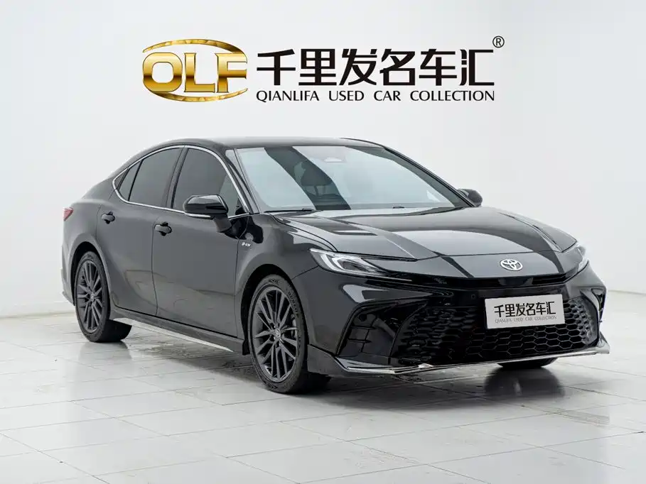Toyota Camry 2025 — фото 3