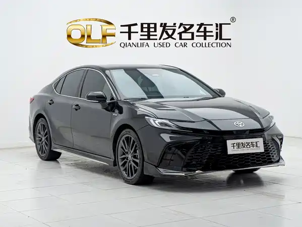Toyota Camry 2025