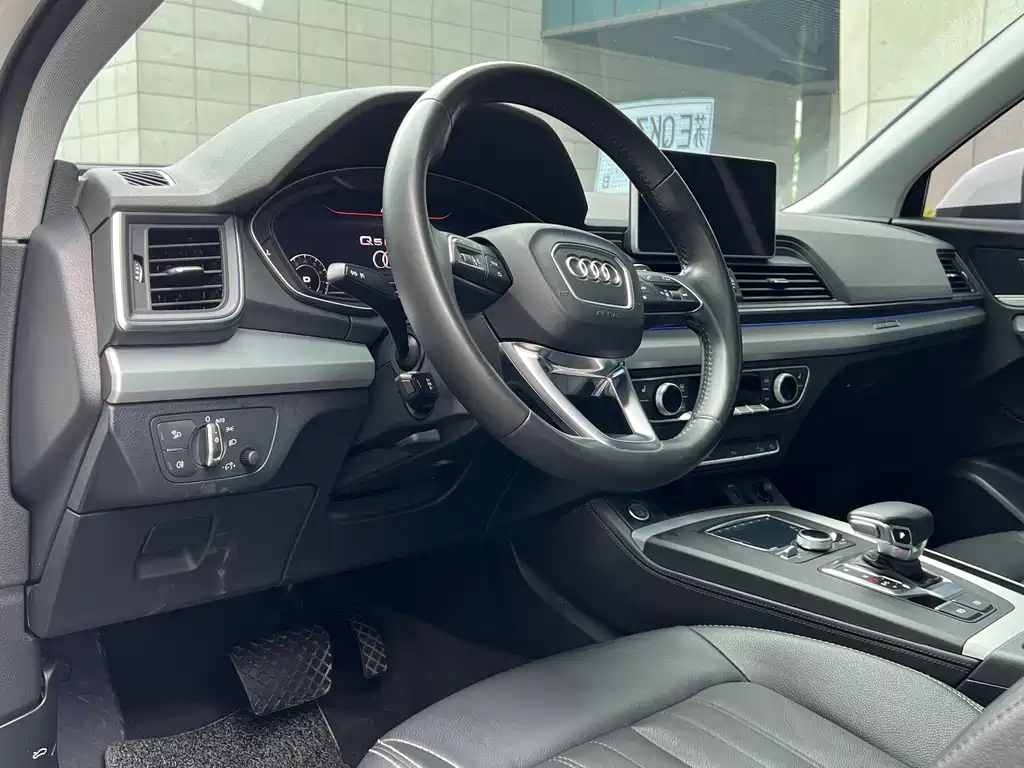 Audi Q5L 2021 — фото 4