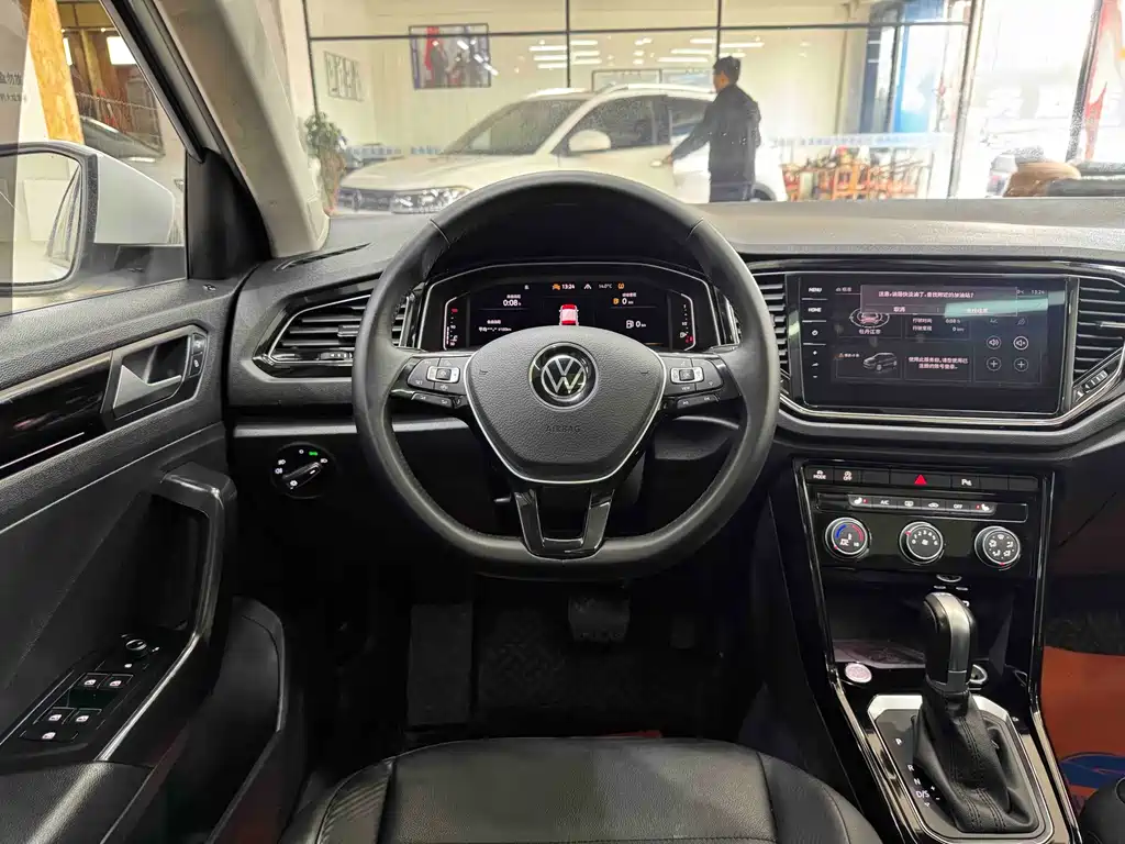 Volkswagen T-Roc 2022 — фото 15