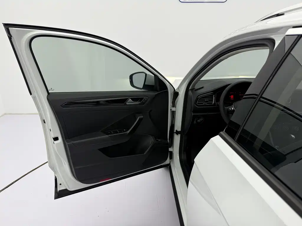Volkswagen T-Roc 2022 — фото 20