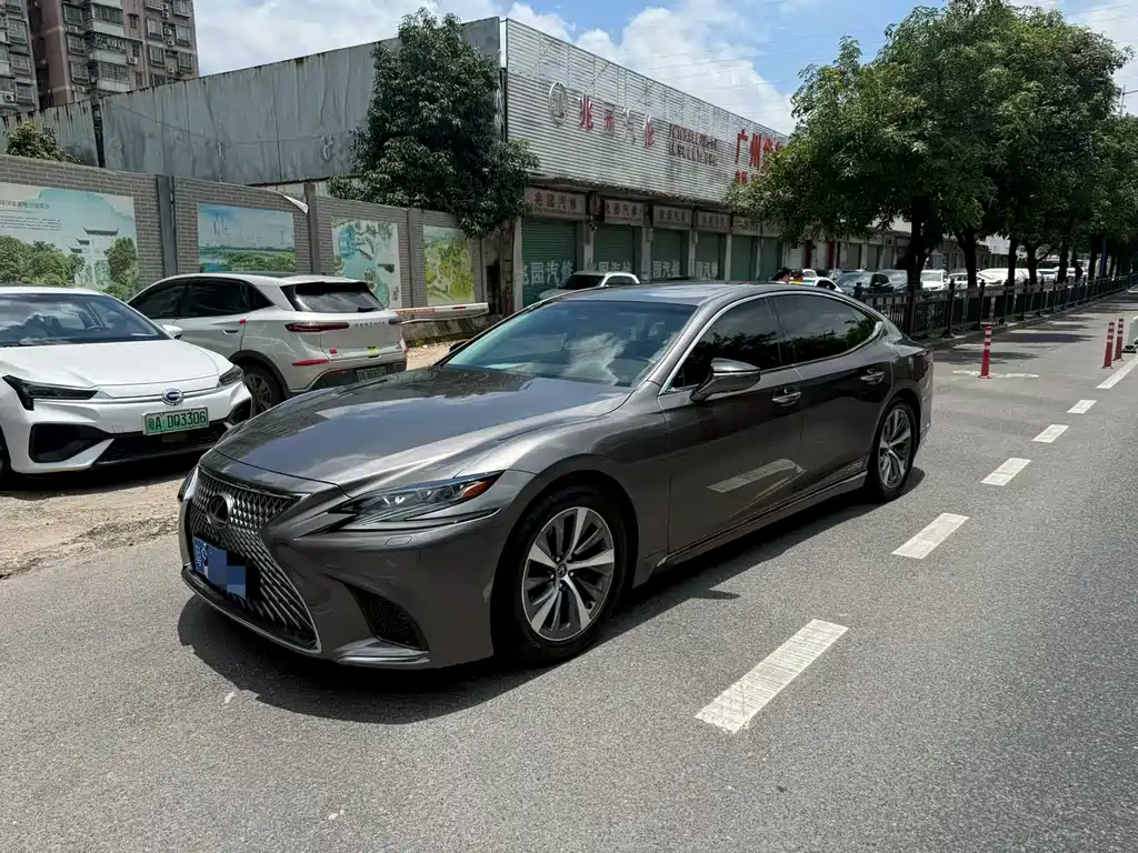 Lexus LS 2020 — фото 1