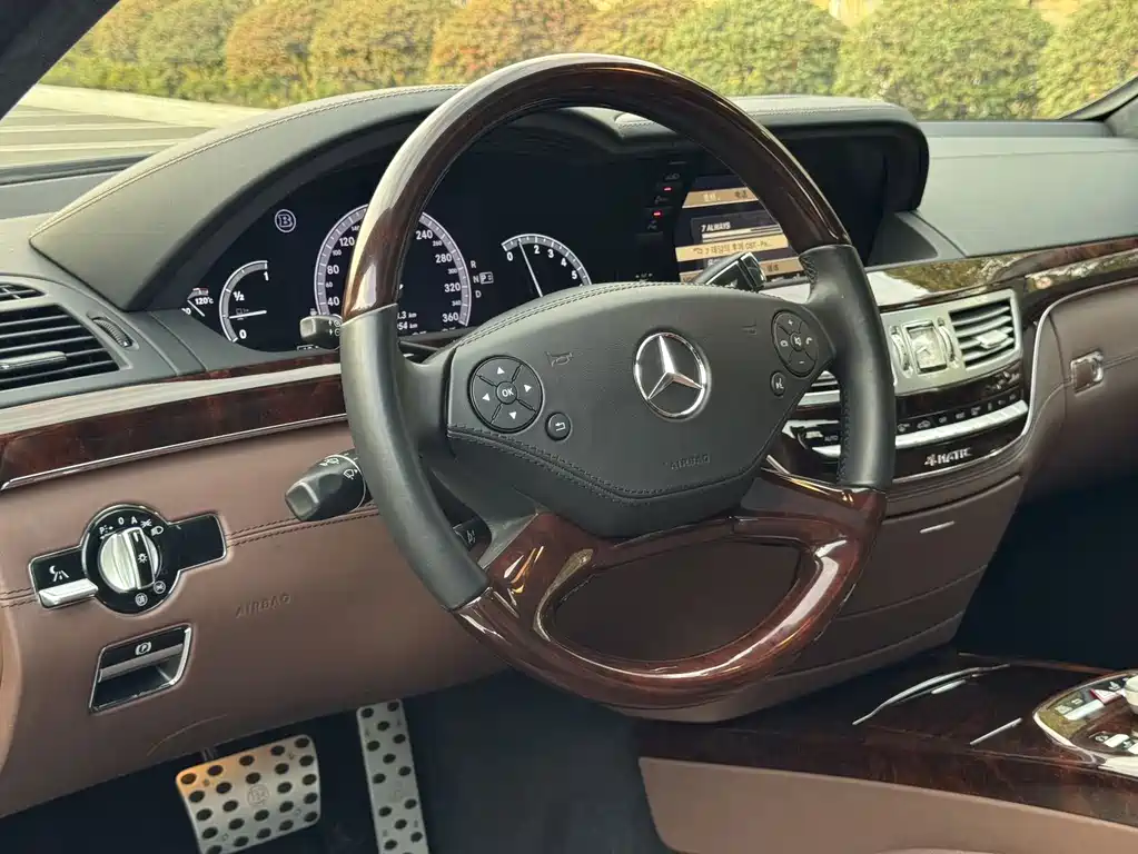 Mercedes-Benz G-Class 2017 — фото 16