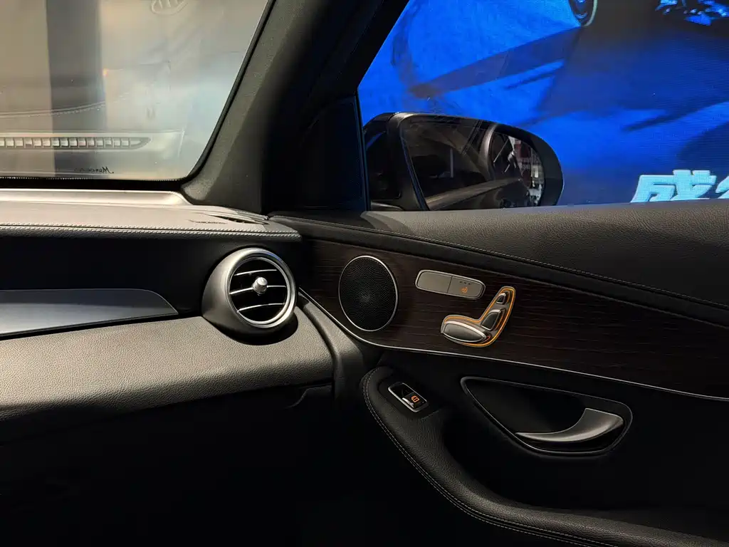Mercedes-Benz GLC 2021 — фото 11