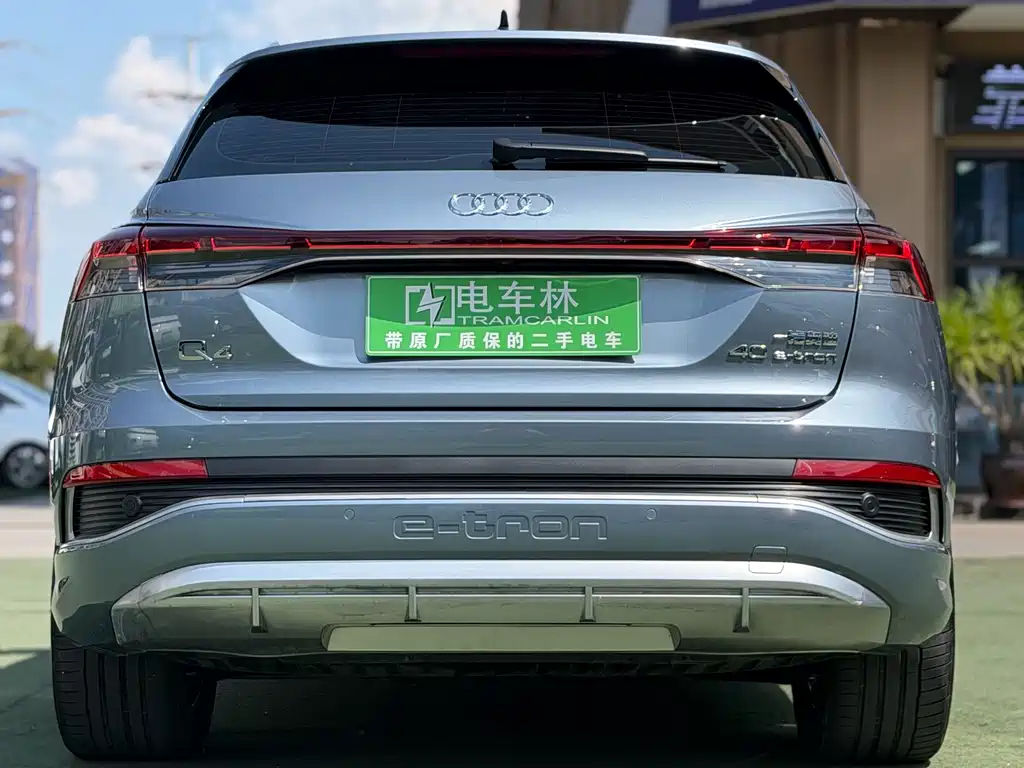 Audi Q4 E-Tron 2023 — фото 17