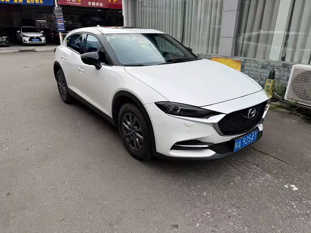 Mazda CX-4 2023
