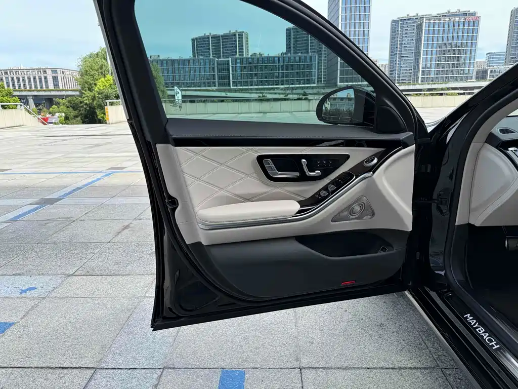 Mercedes-Benz Maybach S-Class 2024