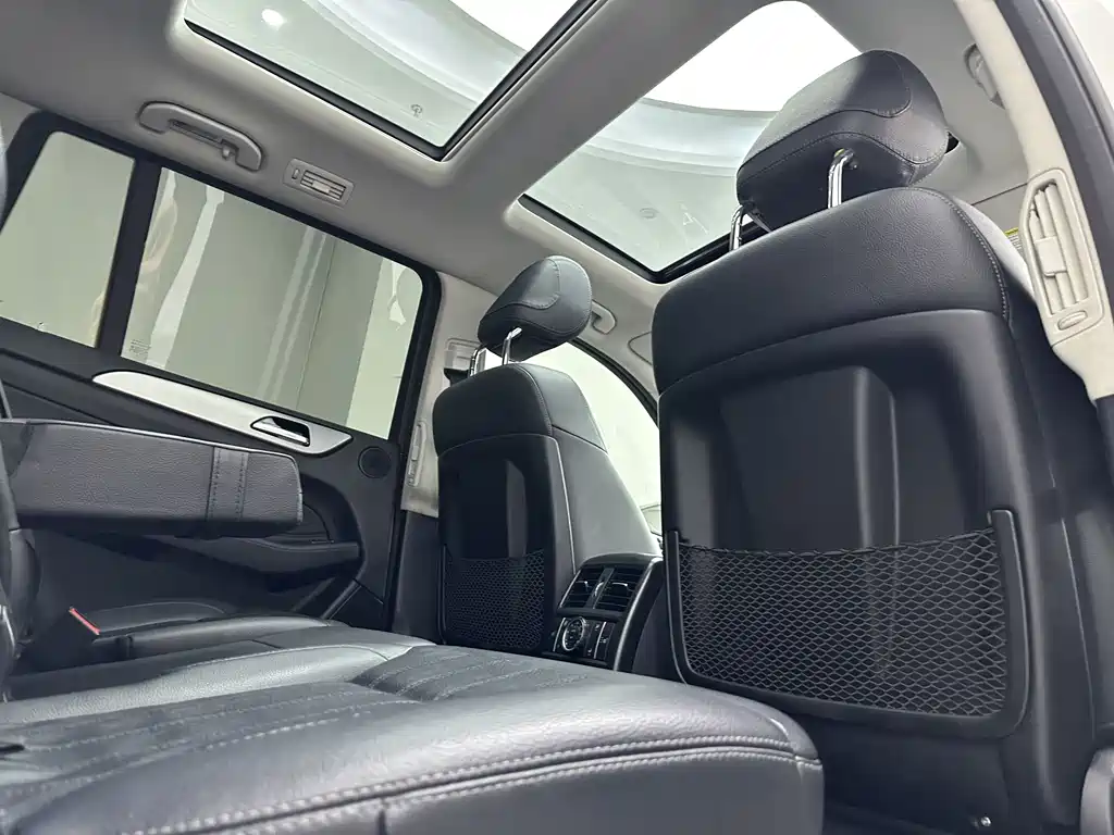 Mercedes-Benz GLS 2016 — фото 15