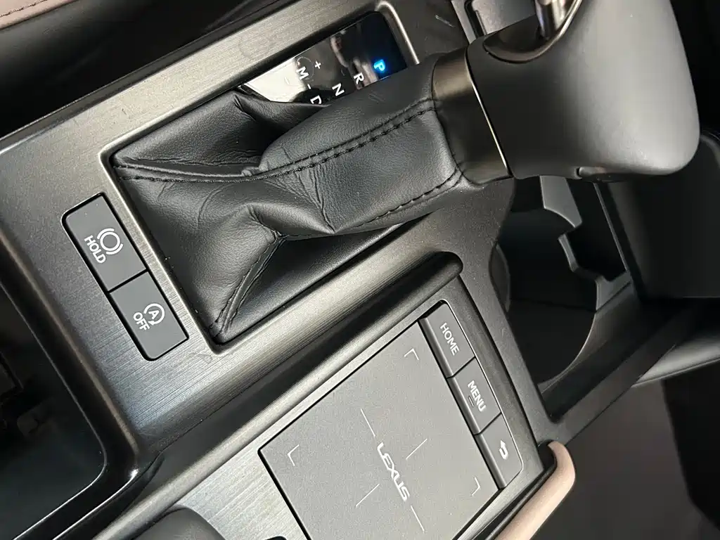 Lexus ES 2022 — фото 18
