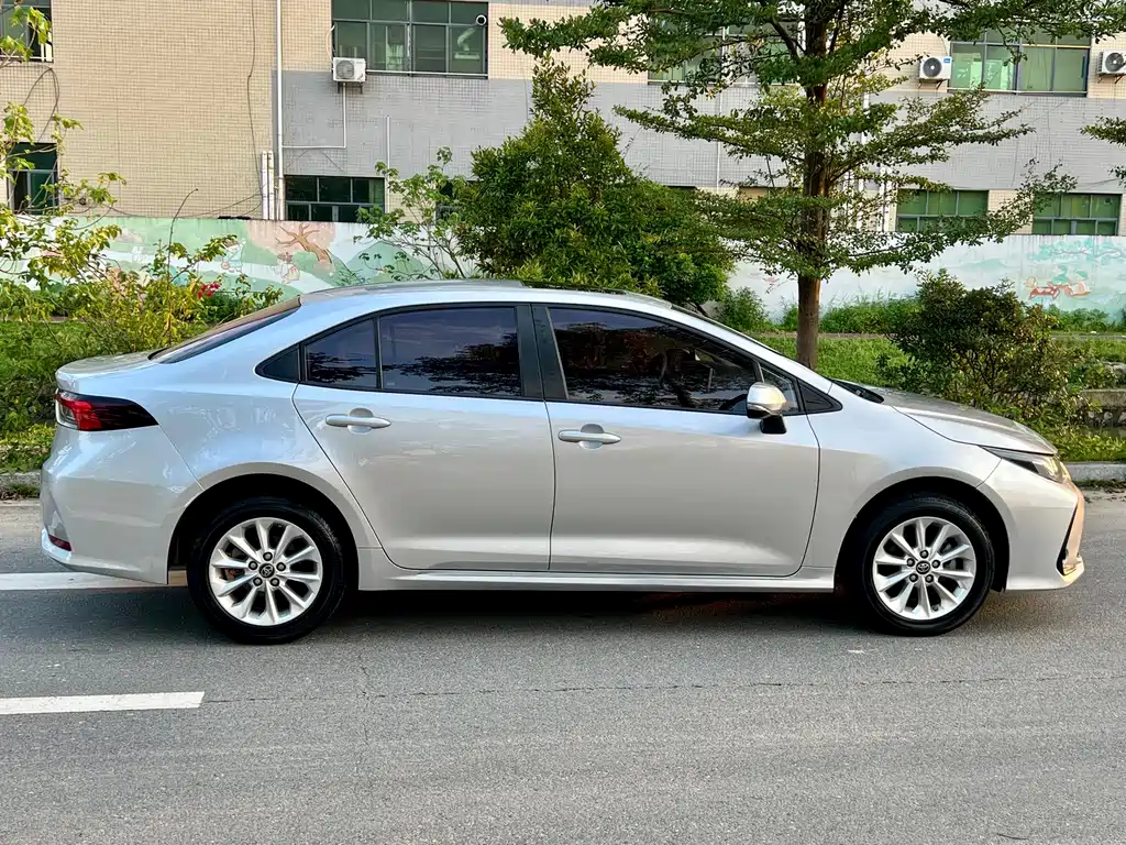 Toyota Corolla 2021 — фото 10