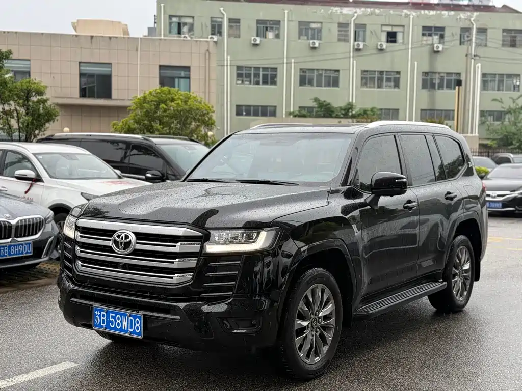 Toyota Land Cruiser 2024 — фото 1