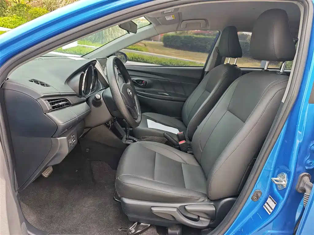 Toyota Yaris L 2019 — фото 14